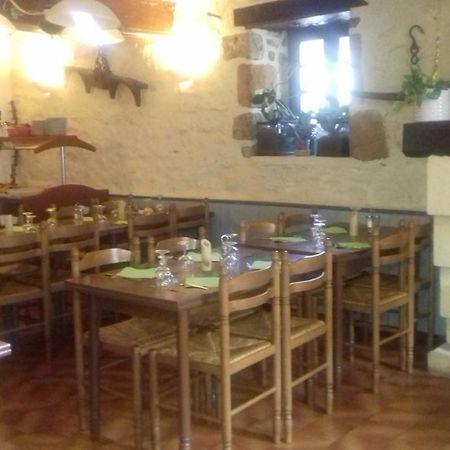 Auberge Du Bon Coin Moulins-Engilbert Eksteriør bilde
